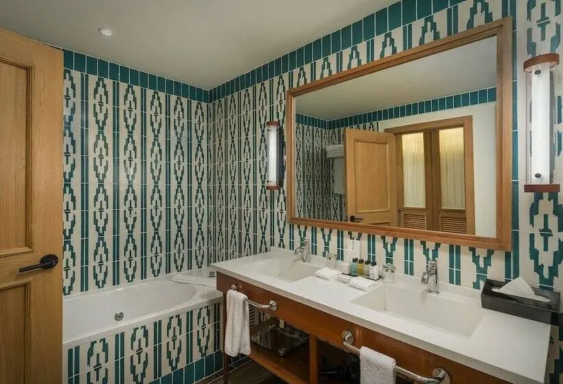 سوییت جونیور با چشم‌انداز دریا, Ocean El Faro Resort - All Inclusive