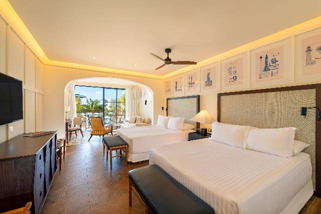 چشم‌انداز استخر سوئیت جونیور پرستیژ, Ocean El Faro Resort - All Inclusive