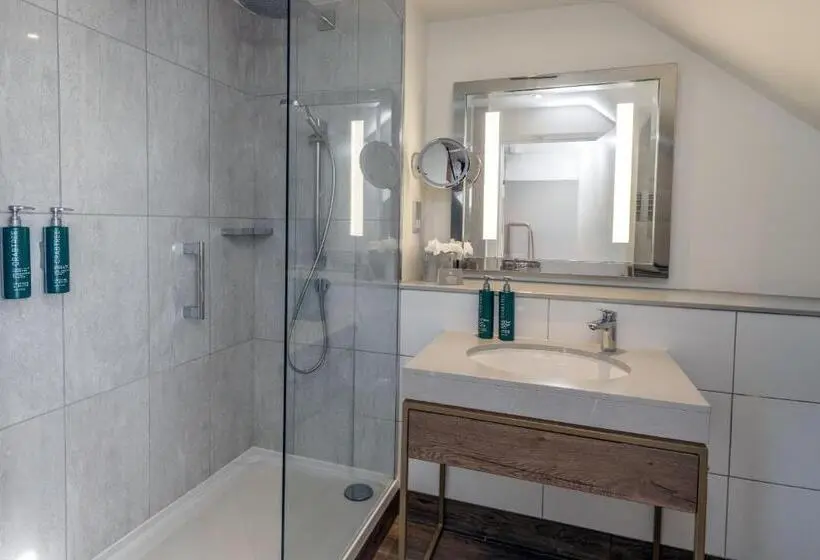 Superior-huone King-vuode, Oxford Belfry Hotel & Spa