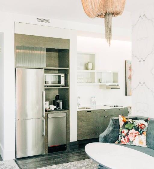 带大床的套房, Bella Grace