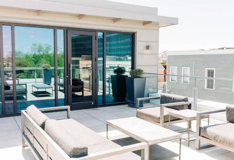 阁楼套房, Bella Grace