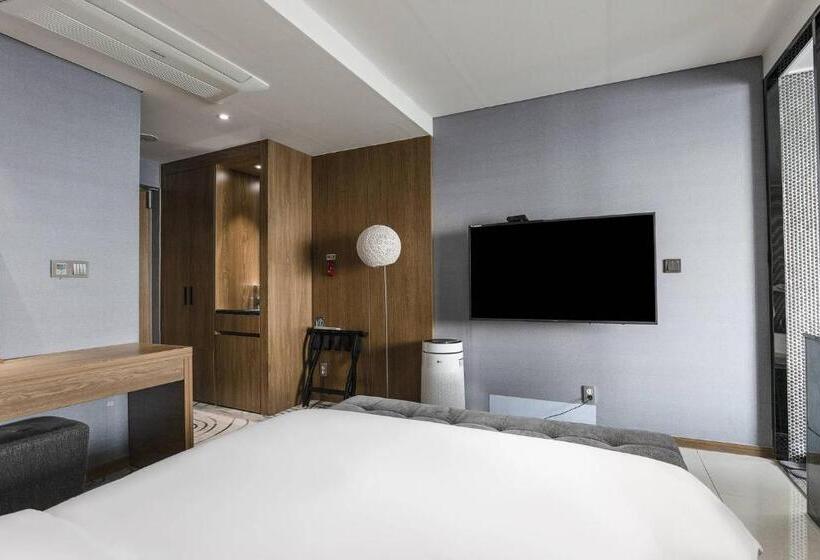 غرفة بريميوم مع تراس, Western Grace Hotel Incheon