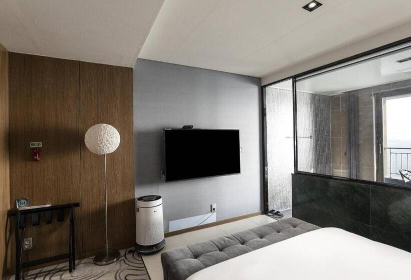 غرفة بريميوم مع تراس, Western Grace Hotel Incheon