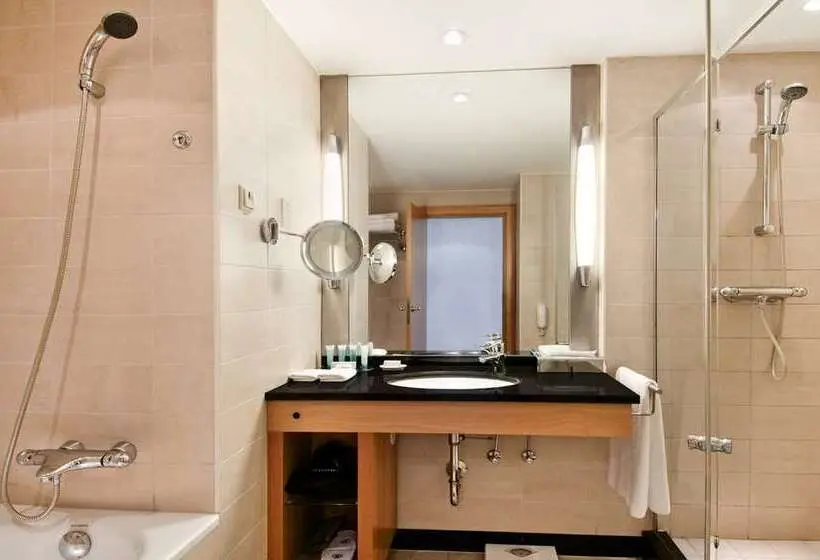 اتاق خانوادگی, Hilton Garden Inn Lusaka Society Business Park