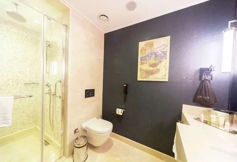 اتاق خانوادگی, Hilton Garden Inn Lusaka Society Business Park