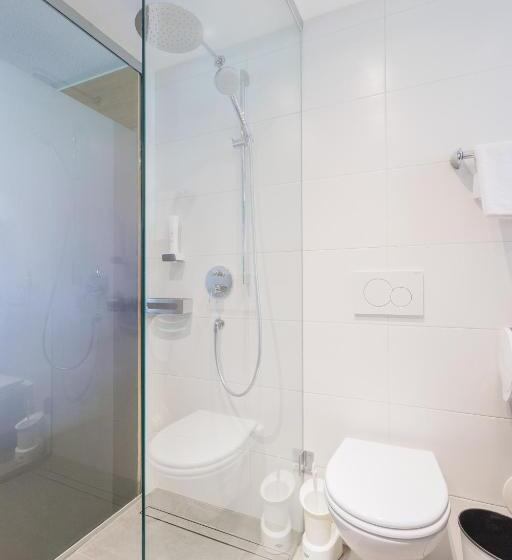 Номер Deluxe, Hin&weg Das Apart