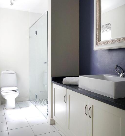 סוויטה משפחתית, Laurel Cottage