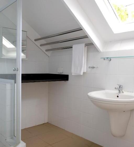 סוויטה, Laurel Cottage