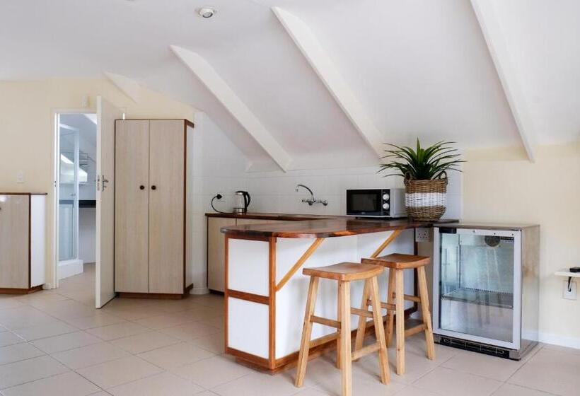 סוויטה, Laurel Cottage