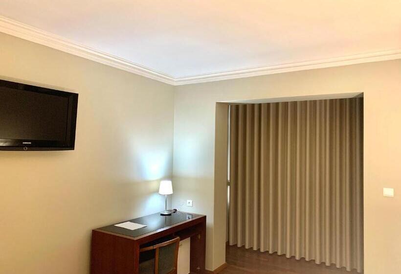 اتاق استاندارد سه نفره, Puma