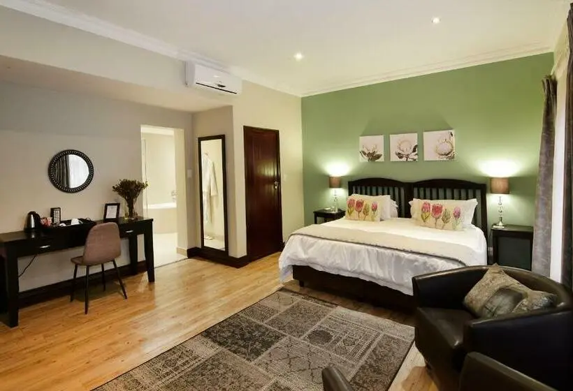 スイート, Sandown Guest House
