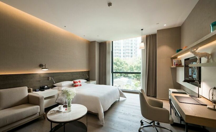 디럭스 룸, Swisstouches Guangzhou Hotel Residences