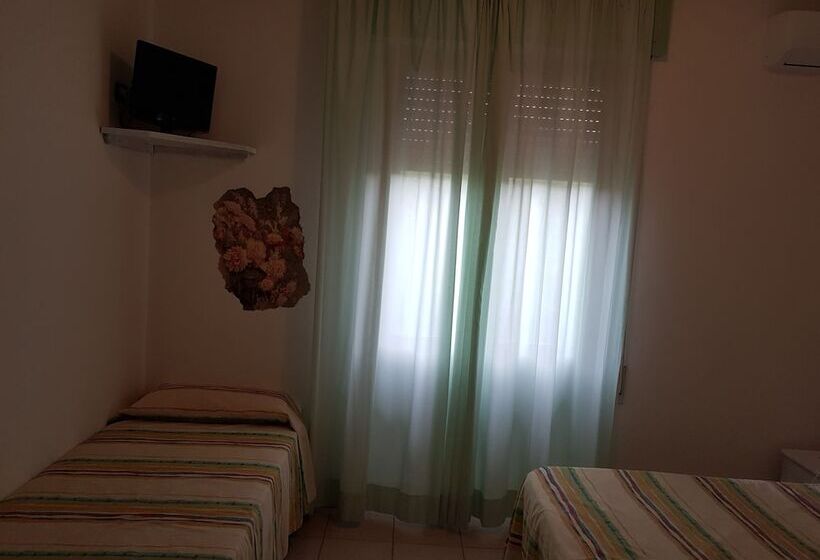 Cameră Triplă Standard, Villa Cristina