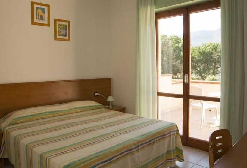 Cameră Cvadruplă Superioară, Villa Cristina