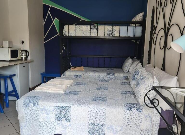 חדר משפחתי, Xaviera Guest House