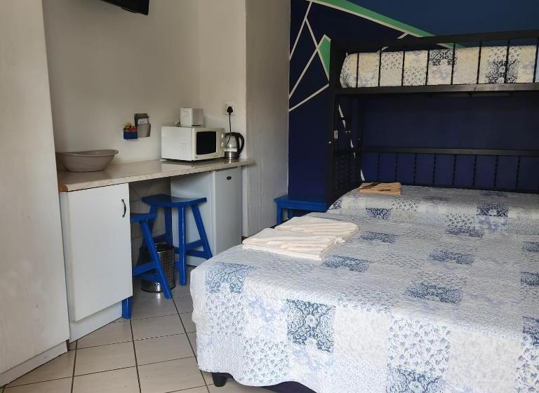 חדר משפחתי, Xaviera Guest House