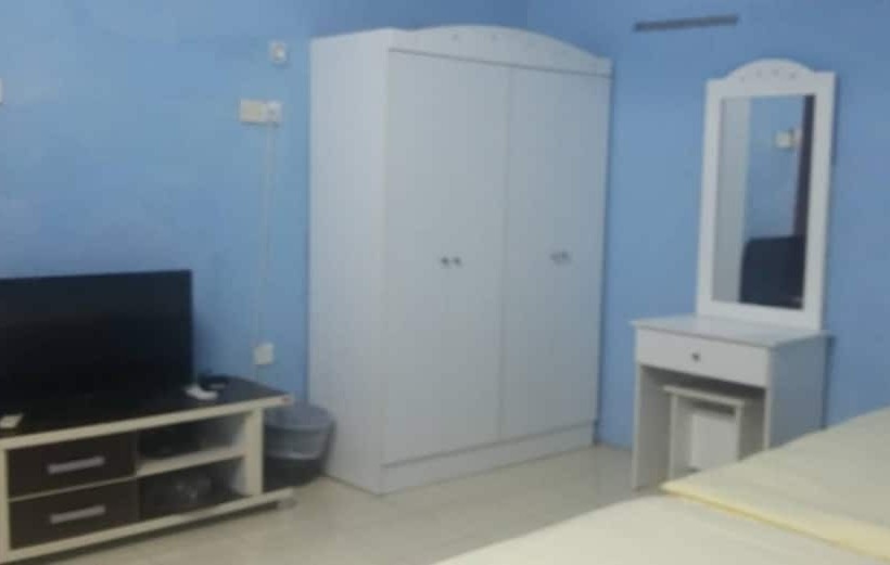 חדר משפחתי, Mawanza Motel