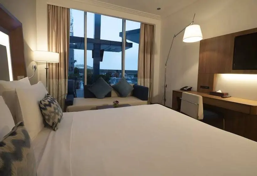 اتاق استاندارد با چشمانداز استخر, Novotel Jazan