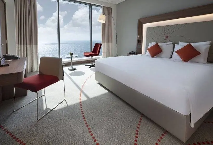 اتاق استاندارد با چشمانداز استخر, Novotel Jazan