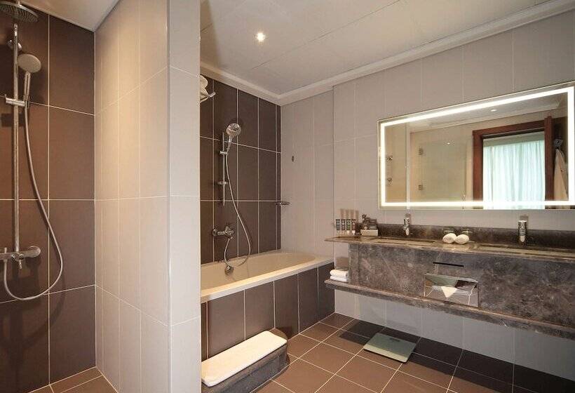 Superior suite with pool view, Novotel Jazan