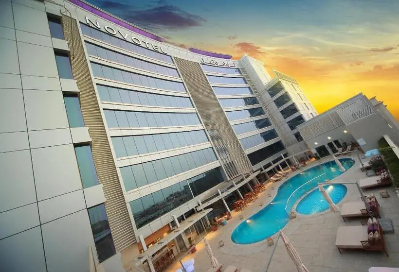 اتاق سوپریور با چشمانداز استخر, Novotel Jazan