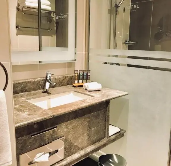 اتاق سوپریور با چشمانداز استخر, Novotel Jazan