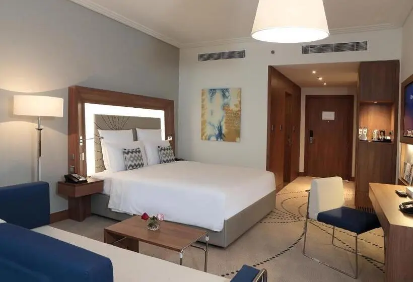 اتاق سوپریور با چشمانداز استخر, Novotel Jazan