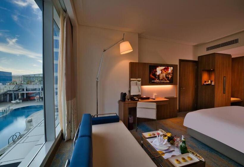 اتاق سوپریور با چشم‌انداز استخر, Novotel Jazan
