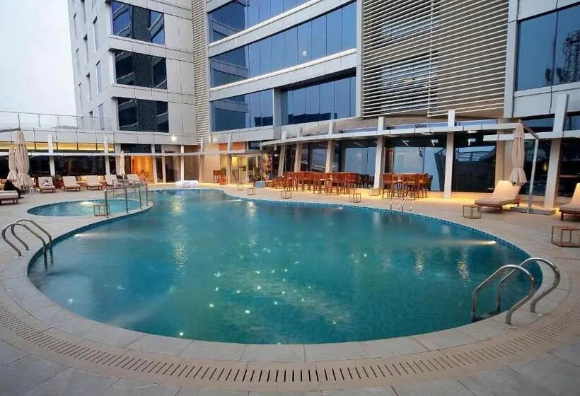 اتاق استاندارد با چشمانداز استخر, Novotel Jazan