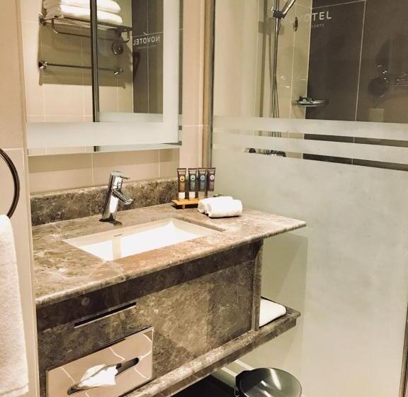 اتاق استاندارد با چشم‌انداز استخر, Novotel Jazan