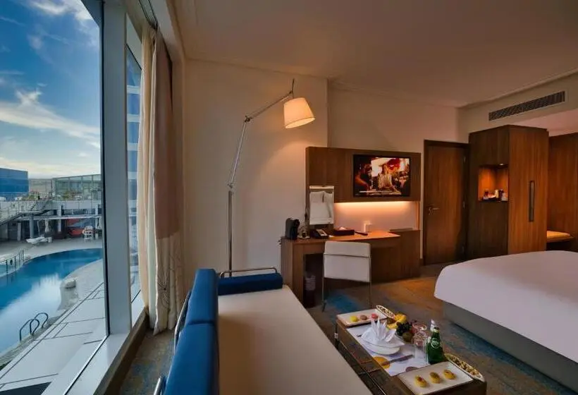 اتاق استاندارد با چشمانداز استخر, Novotel Jazan