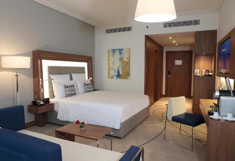 プールの見えるエクゼクティブルーム, Novotel Jazan