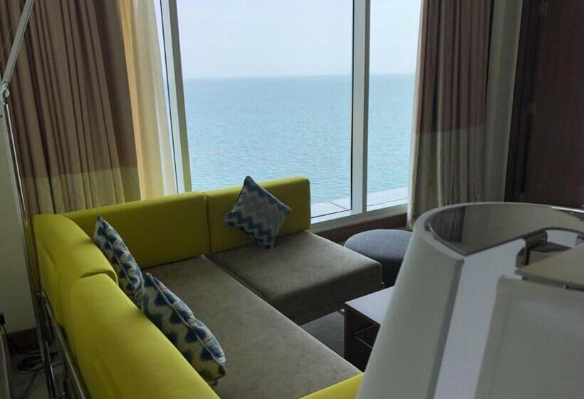 Superior suite with pool view, Novotel Jazan