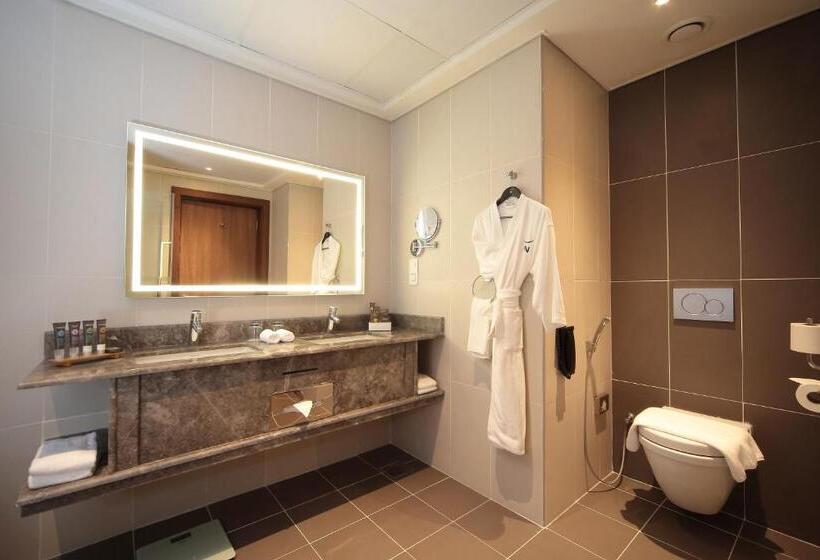 Superior suite with pool view, Novotel Jazan