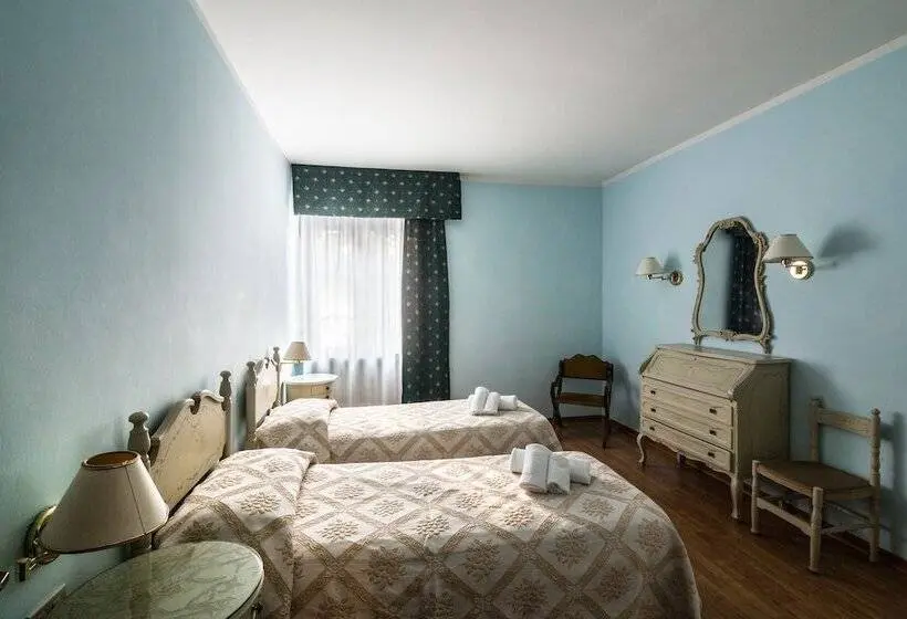 اتاق استاندارد چهار تخته, Royal Hotel Il Pirata Paolino