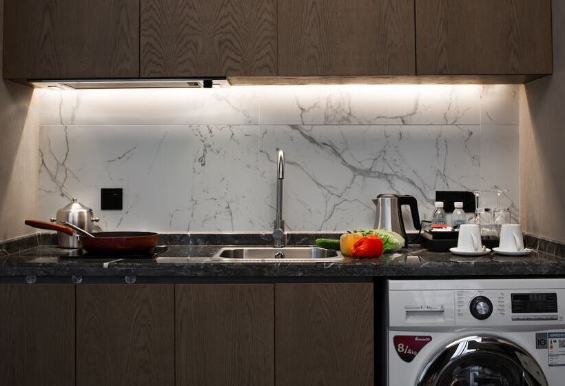 디럭스 스위트, Swisstouches Guangzhou Hotel Residences