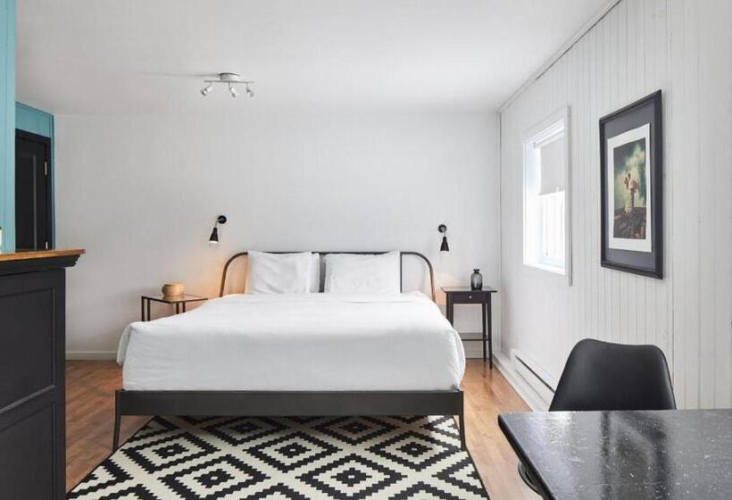 带大床的高级房间, Beatnik