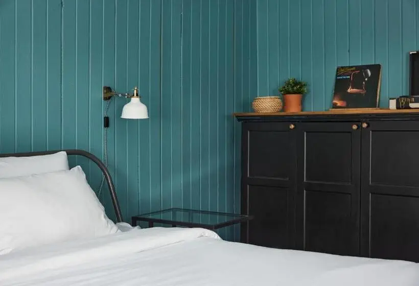 Standardzimmer Kingsize Bett, Beatnik