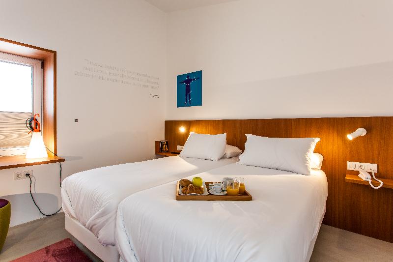 スタンダードルーム, Bela Fisterra