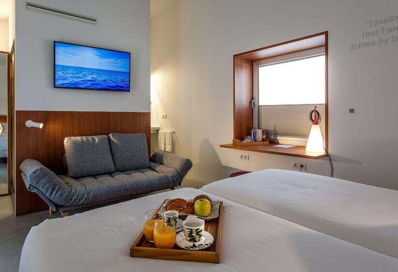 スタンダードルーム, Bela Fisterra