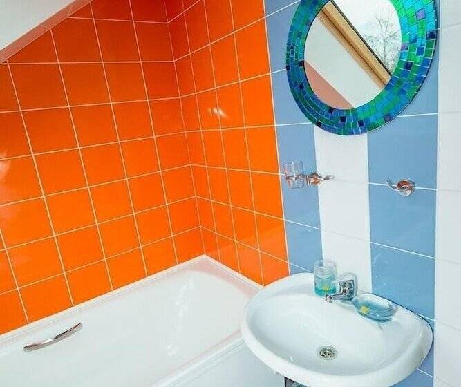 חדר משפחתי, Bkc Country