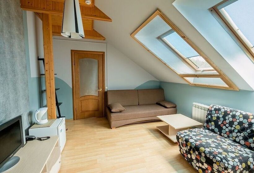 חדר משפחתי, Bkc Country