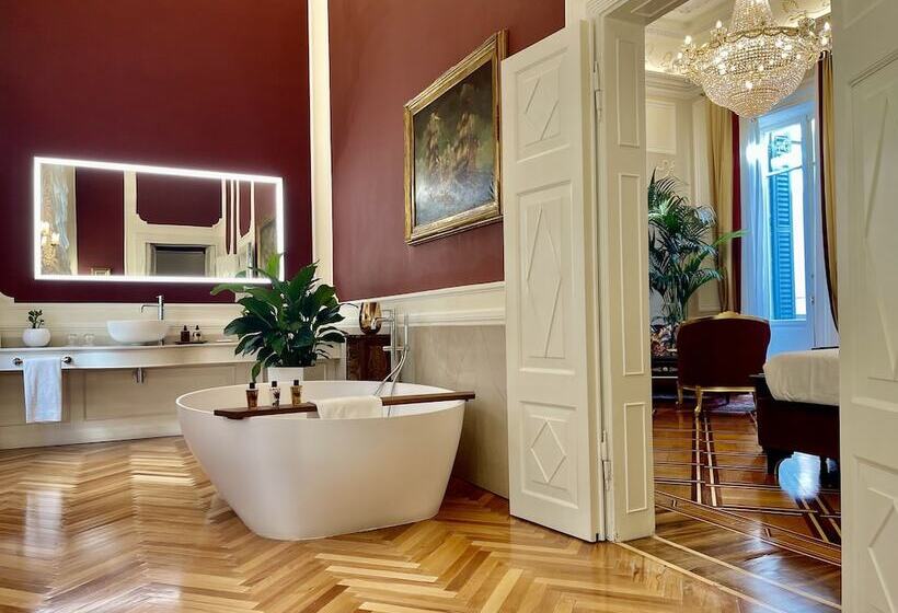 سوئیت رویال, Palazzo Monga Boutique Guesthouse