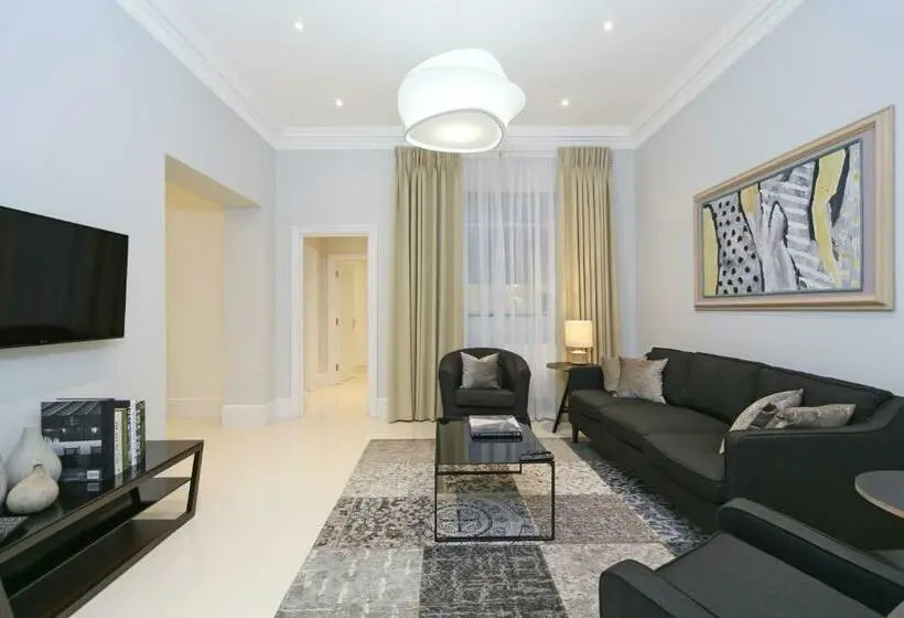 آپارتمان 3 خوابه, Queensgate Court