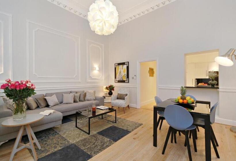 豪华工作室, Queensgate Court