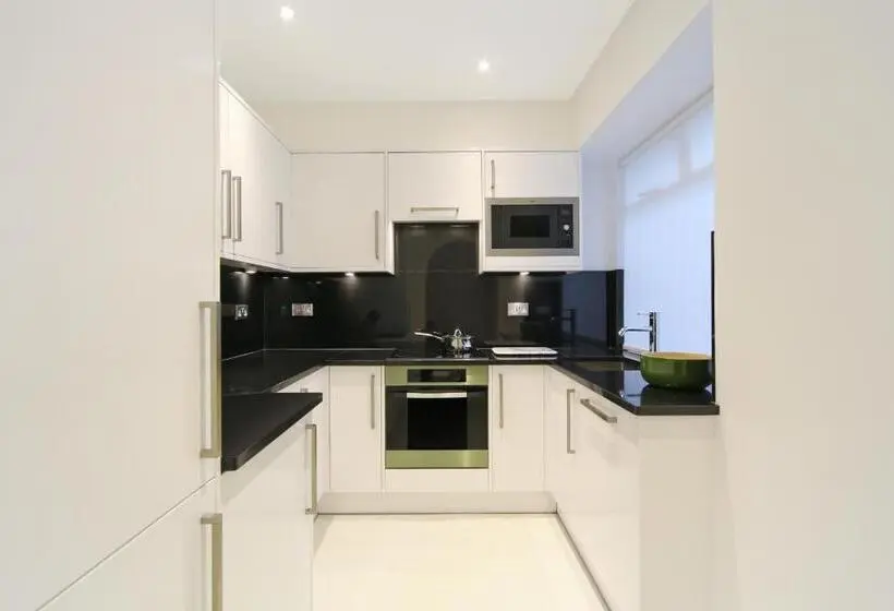 آپارتمان 1 خوابه, Queensgate Court
