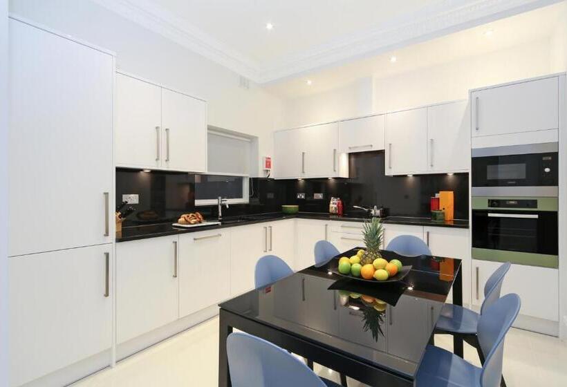 Апартаменты 3 Спальни, Queensgate Court