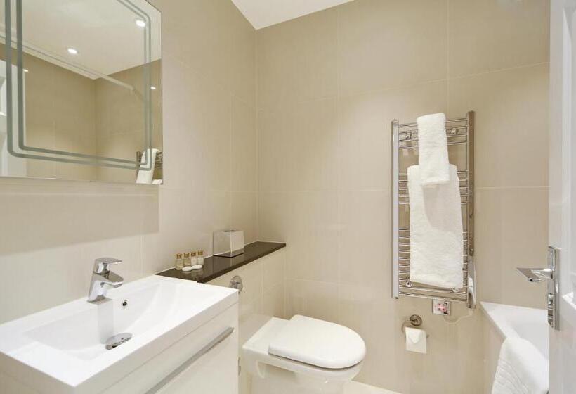 带3个卧室的公寓, Queensgate Court