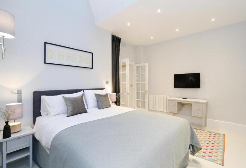 带3个卧室的公寓, Queensgate Court