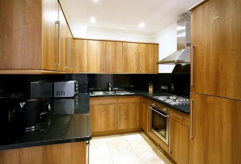 آپارتمان دلوکس 3 خوابه, Queensgate Court